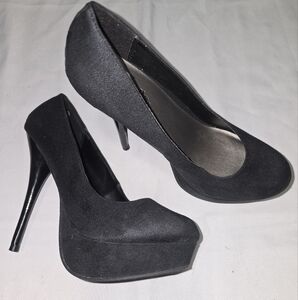 VINTAGE CHARLOTTE RUSSE PUMPS